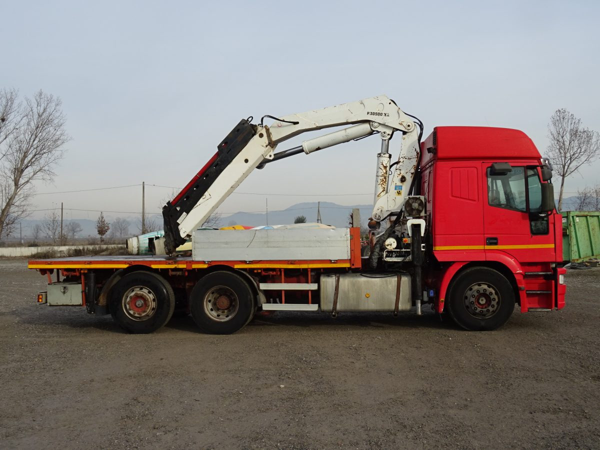 IVECO EUROSTAR 240E42 BONFIGLIOLI P30500XL - Camion plateau, Camion grue: photos 4 IVECO EUROSTAR 240E42 BONFIGLIOLI P30500XL - Camion plateau, Camion grue: photos 4