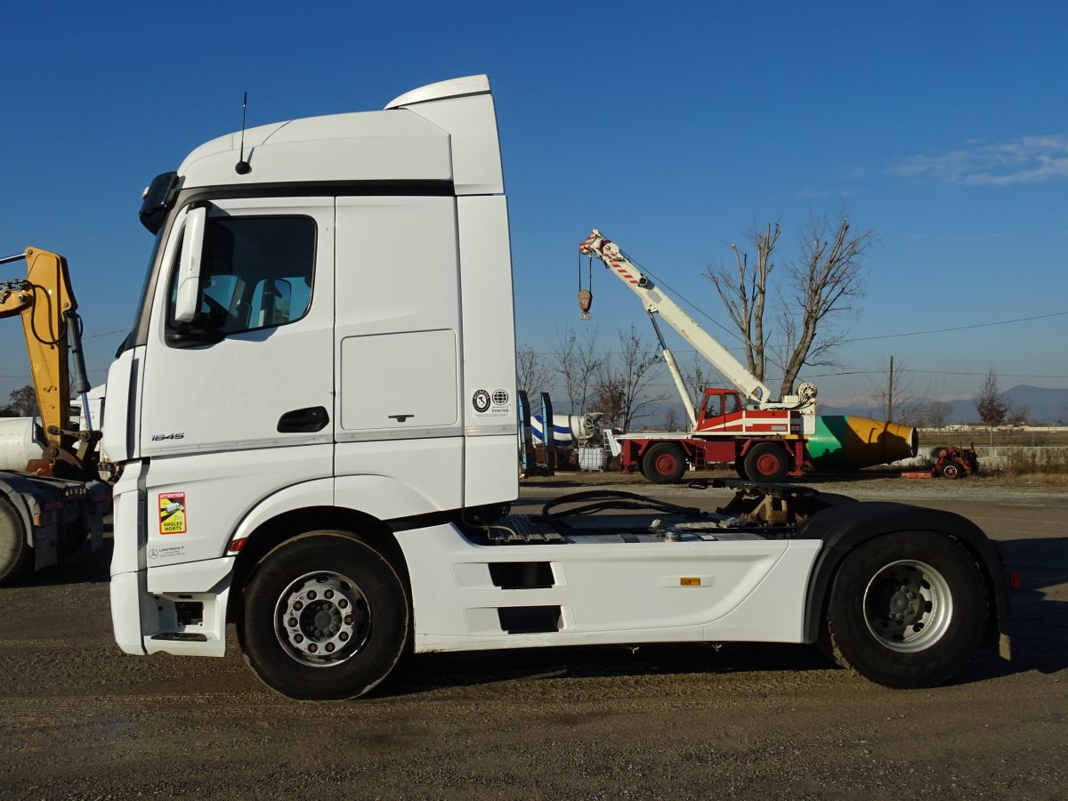 MERCEDES ACTROS 1845 - Tracteur routier: photos 2 MERCEDES ACTROS 1845 - Tracteur routier: photos 2