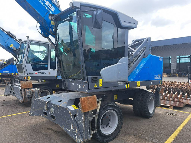 Fuchs MHL320F + Grapple - Pelle de manutention: photos 3 Fuchs MHL320F + Grapple - Pelle de manutention: photos 3