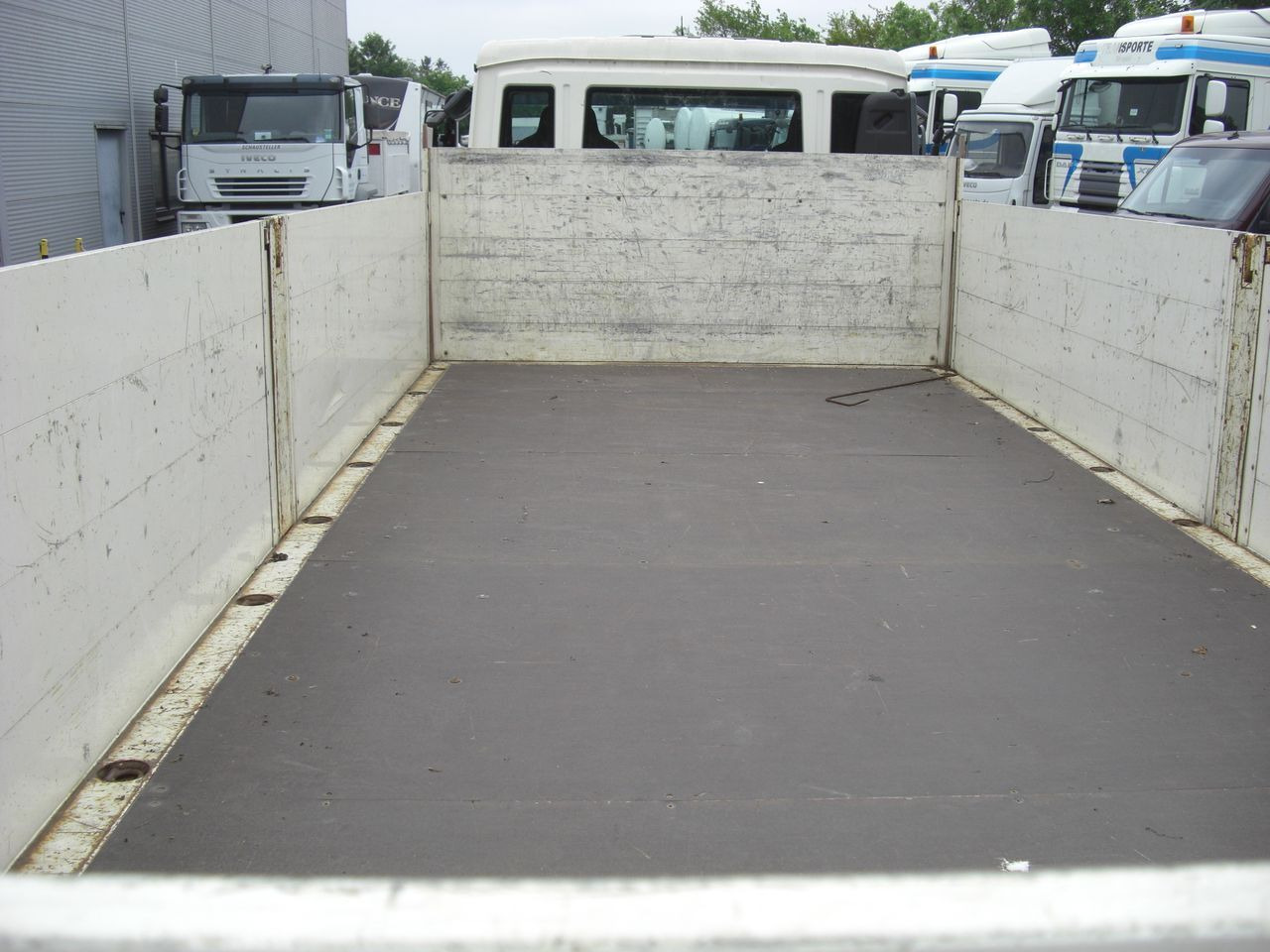 MAN 8180L Baustoffpritsche MAN 8180L Baustoffpritsche - Utilitaire plateau: photos 5 MAN 8180L Baustoffpritsche MAN 8180L Baustoffpritsche - Utilitaire plateau: photos 5