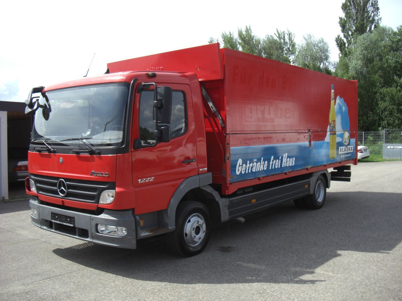 Mercedes-Benz 1222L / Automatik - Camion pour le transport de boissons: photos 1 Mercedes-Benz 1222L / Automatik - Camion pour le transport de boissons: photos 1
