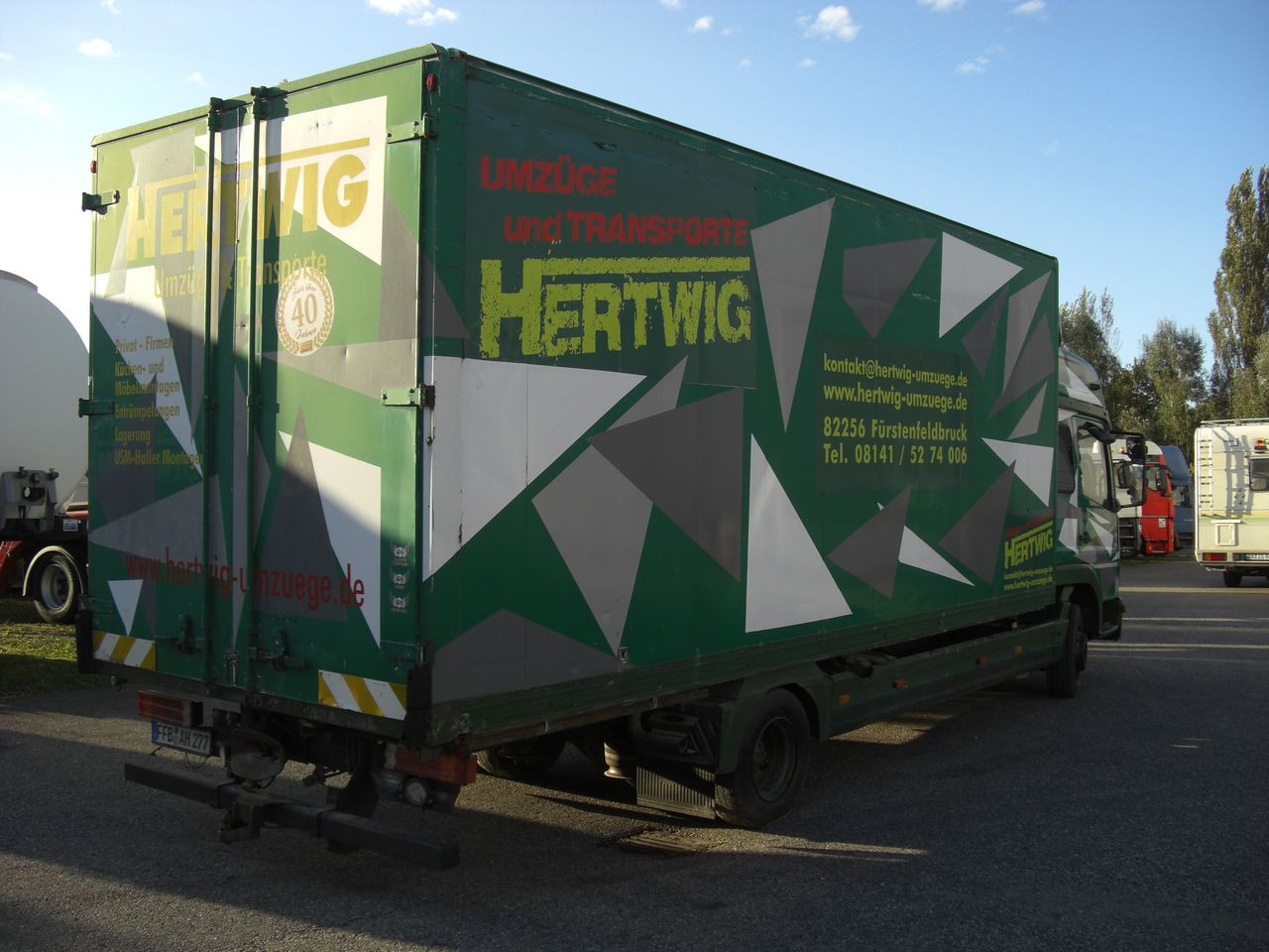 Mercedes-Benz 823L - Camion fourgon: photos 3 Mercedes-Benz 823L - Camion fourgon: photos 3