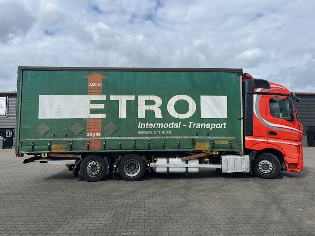 Mercedes Benz Actros 2642 6x2 Mega BDF met zeilbak - Camion à rideaux coulissants: photos 5 Mercedes Benz Actros 2642 6x2 Mega BDF met zeilbak - Camion à rideaux coulissants: photos 5