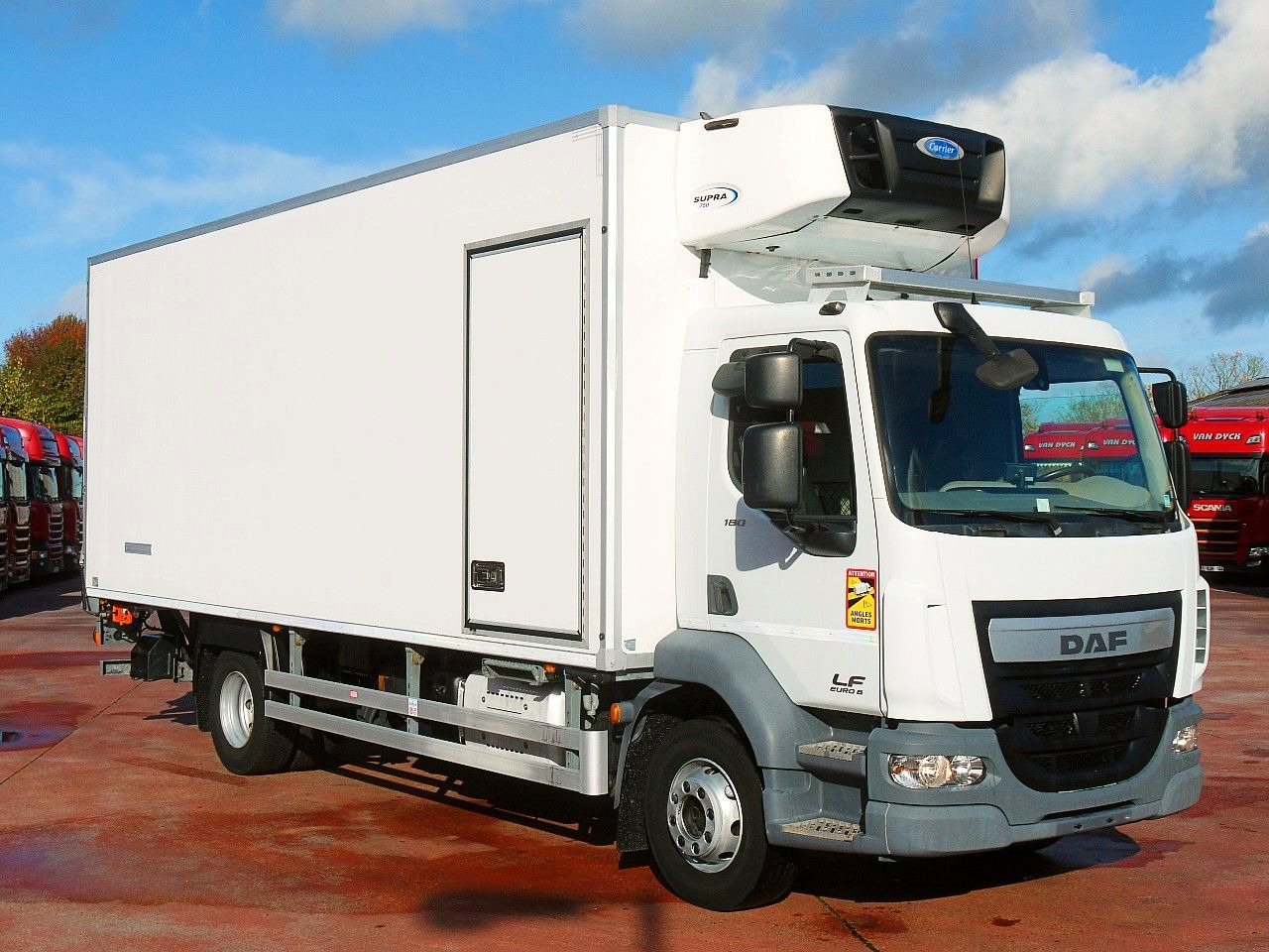 DAF LF 180 14 KUHLKOFFER CARRIER SUPRA 750 A/C - Camion frigorifique: photos 2 DAF LF 180 14 KUHLKOFFER CARRIER SUPRA 750 A/C - Camion frigorifique: photos 2