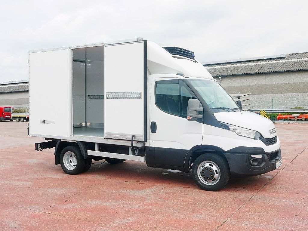 Iveco 35C15 DAILY KULKOFFER CARREIER XARIOS 350 -20c - Utilitaire frigorifique: photos 3 Iveco 35C15 DAILY KULKOFFER CARREIER XARIOS 350 -20c - Utilitaire frigorifique: photos 3
