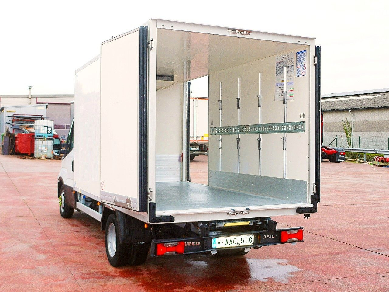 Utilitaire frigorifique Iveco 35C16 DAILY KUHLKOFFER CARRIER XARIOS 350: photos 8 Utilitaire frigorifique Iveco 35C16 DAILY KUHLKOFFER CARRIER XARIOS 350: photos 8