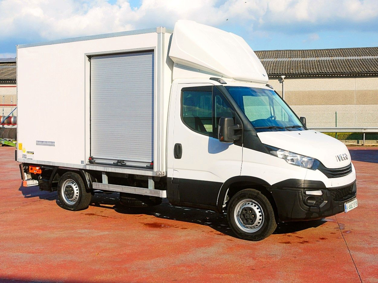 Iveco 35S14 DAILY ISOTHERMKOFFER LADEBORDWAND luft fed - Utilitaire frigorifique: photos 2 Iveco 35S14 DAILY ISOTHERMKOFFER LADEBORDWAND luft fed - Utilitaire frigorifique: photos 2