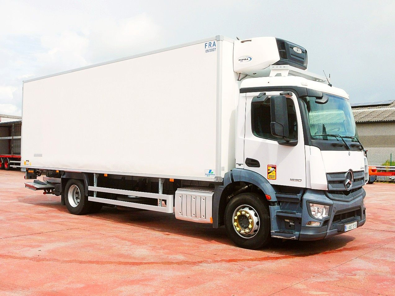 Mercedes-Benz 1830 ANTOS KUHLKOFFER CARRIER SUPRA 850 - Camion frigorifique: photos 2 Mercedes-Benz 1830 ANTOS KUHLKOFFER CARRIER SUPRA 850 - Camion frigorifique: photos 2