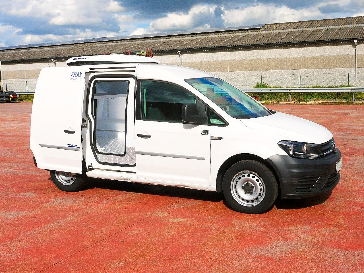 Volkswagen CADDY 2.0 KONVEKTA -2c  A/C €6 - Utilitaire frigorifique: photos 3 Volkswagen CADDY 2.0 KONVEKTA -2c  A/C €6 - Utilitaire frigorifique: photos 3