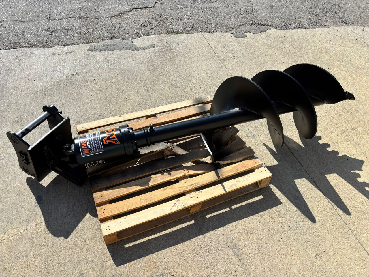 AUGER DRIVE SYSTEM ATTACHMENT - STOCK - Tarière pour Machine agricole: photos 2 AUGER DRIVE SYSTEM ATTACHMENT - STOCK - Tarière pour Machine agricole: photos 2