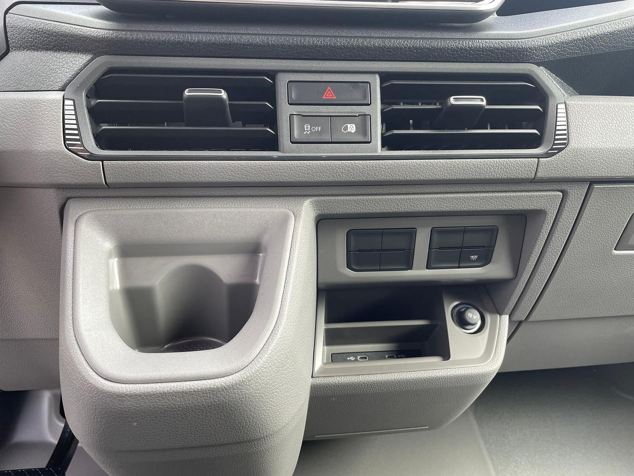 Fourgon utilitaire MAN TGE 3.180 L4H3 Kasten STANDHZ ACC LED SITZHZ: photos 31 Fourgon utilitaire MAN TGE 3.180 L4H3 Kasten STANDHZ ACC LED SITZHZ: photos 31