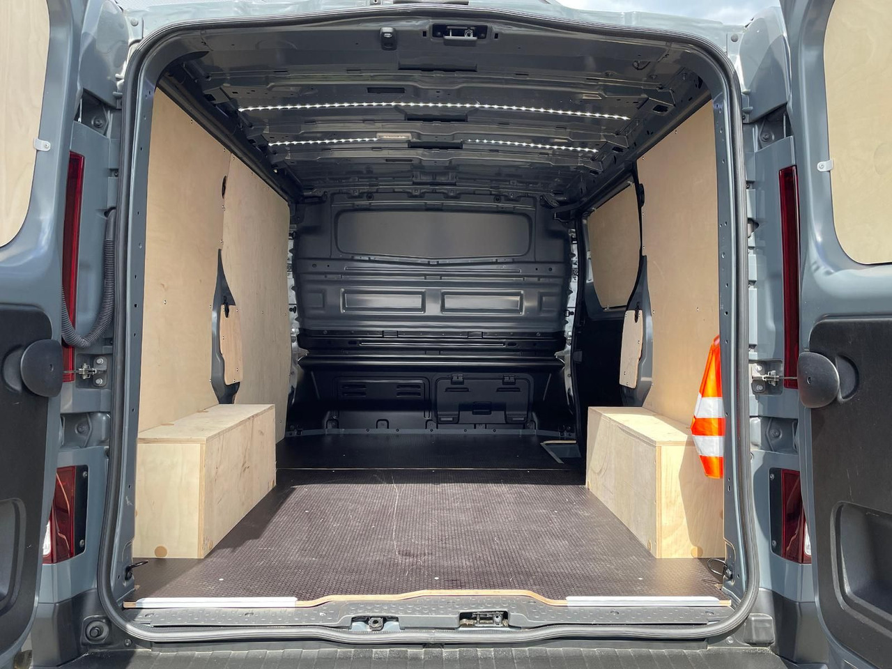 Transport de personnes Renault Trafic Kasten RED EDITION L1H1 AHK LED DAB MFL: photos 34