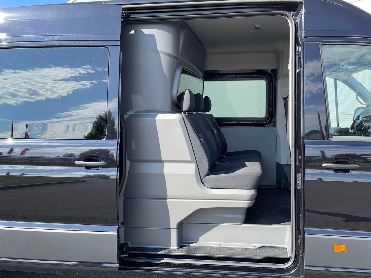 Volkswagen Crafter 35 Kasten PLUS L4H3 6SITZE MIXTO NAV AHK - Fourgon utilitaire, Utilitaire double cabine: photos 1 Volkswagen Crafter 35 Kasten PLUS L4H3 6SITZE MIXTO NAV AHK - Fourgon utilitaire, Utilitaire double cabine: photos 1