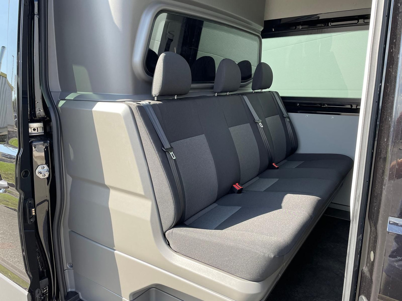 Volkswagen Crafter 35 Kasten PLUS L4H3 6SITZE MIXTO NAV AHK - Fourgon utilitaire, Utilitaire double cabine: photos 2 Volkswagen Crafter 35 Kasten PLUS L4H3 6SITZE MIXTO NAV AHK - Fourgon utilitaire, Utilitaire double cabine: photos 2