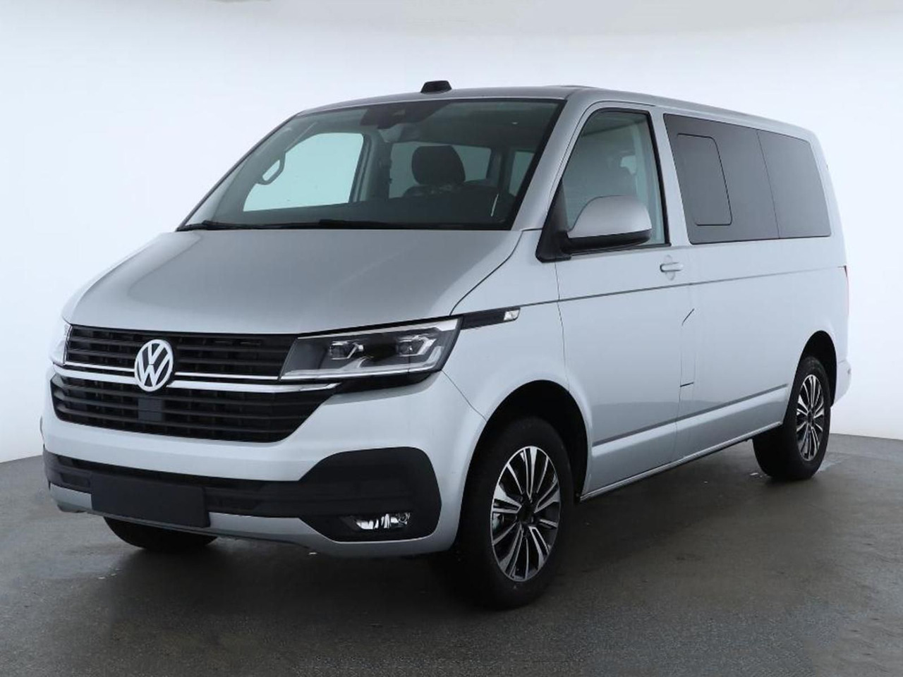 Volkswagen T6.1 Transporter Kombi KR LED STANDHZ ACC NAVI - Voiture break: photos 1 Volkswagen T6.1 Transporter Kombi KR LED STANDHZ ACC NAVI - Voiture break: photos 1