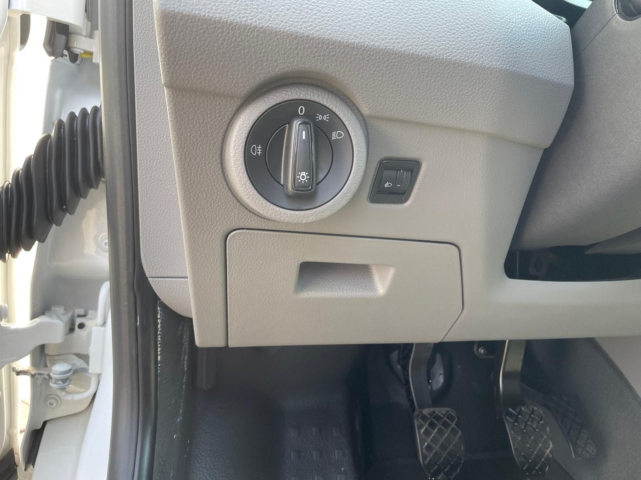 Fourgon utilitaire Volkswagen T6.1 Transporter LR 2.0 TDI KLIMA PDC: photos 33