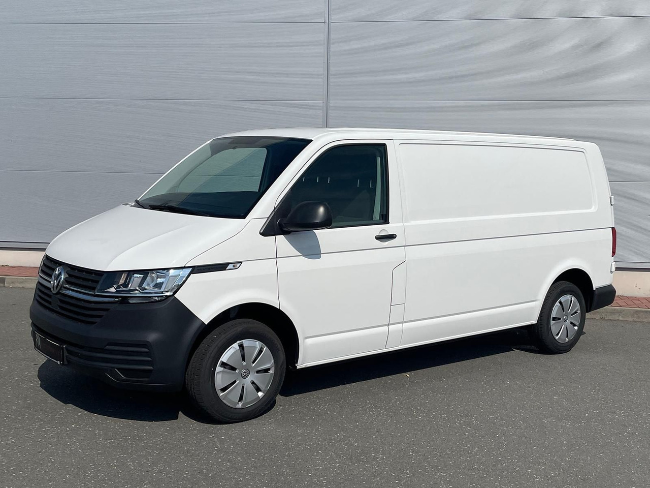 Volkswagen T6.1 Transporter LR 2.0 TDI KLIMA PDC - Fourgon utilitaire: photos 1 Volkswagen T6.1 Transporter LR 2.0 TDI KLIMA PDC - Fourgon utilitaire: photos 1