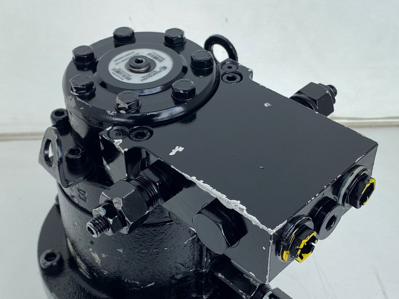 Bonfiglioli Schwenkantrieb Typ:7T01A1GFXDEXS015A7.203AE1 and Bonfiglioli Hydraulikmotor Typ:MGSD/OMRS 125. - Moteur de rotation pour Engins de chantier: photos 4 Bonfiglioli Schwenkantrieb Typ:7T01A1GFXDEXS015A7.203AE1 and Bonfiglioli Hydraulikmotor Typ:MGSD/OMRS 125. - Moteur de rotation pour Engins de chantier: photos 4