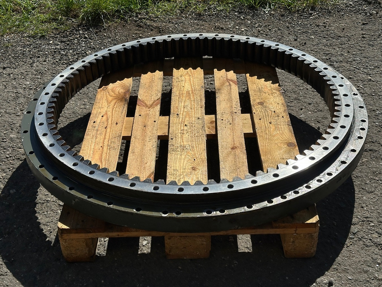 LIEBHERR Original Drehkranz – Kugeldrehverbindung mit ID-Nr.11690802. R920 S-1545,R920-1545,R922 LC-1442,R922 LC-1443,R922-1442,R924 LC-1444,R924 LC-1445,R924-1444,R925-1444. #11690802.N10220272# - Couronne d'orientation pour Pelle sur chenille: photos 5 LIEBHERR Original Drehkranz – Kugeldrehverbindung mit ID-Nr.11690802. R920 S-1545,R920-1545,R922 LC-1442,R922 LC-1443,R922-1442,R924 LC-1444,R924 LC-1445,R924-1444,R925-1444. #11690802.N10220272# - Couronne d'orientation pour Pelle sur chenille: photos 5