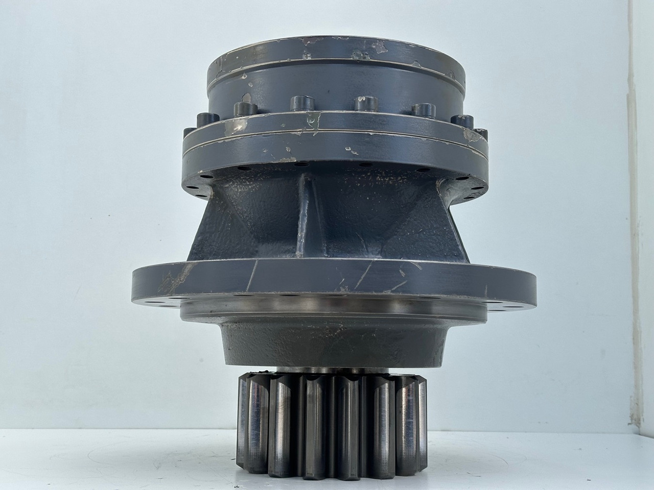 LIEBHERR Original Schwenkantrieb Typ:GFB2160 mit ID-Nr.11657357 – ID-Nr.12204229 – ID-Nr.12947309. R920 S-1545, R920-1545, R922LC-1442, R922 LC-1443, R924 LC-1444, R924 LC-1445. #11657357.04.10# - Moteur de rotation pour Pelle sur chenille: photos 2 LIEBHERR Original Schwenkantrieb Typ:GFB2160 mit ID-Nr.11657357 – ID-Nr.12204229 – ID-Nr.12947309. R920 S-1545, R920-1545, R922LC-1442, R922 LC-1443, R924 LC-1444, R924 LC-1445. #11657357.04.10# - Moteur de rotation pour Pelle sur chenille: photos 2