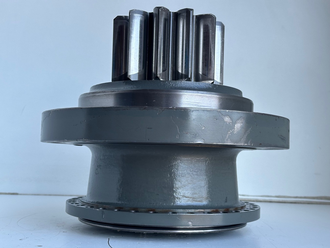 Liebherr Abtriebswellengehäuse ID-Nr.90013701 mit Abtriebswelle ID-Nr.90214087. SAT275A290. R922 LC-1486. R924 LC-1487. #0569#0568# - Moteur de rotation pour Pelle sur chenille: photos 5 Liebherr Abtriebswellengehäuse ID-Nr.90013701 mit Abtriebswelle ID-Nr.90214087. SAT275A290. R922 LC-1486. R924 LC-1487. #0569#0568# - Moteur de rotation pour Pelle sur chenille: photos 5