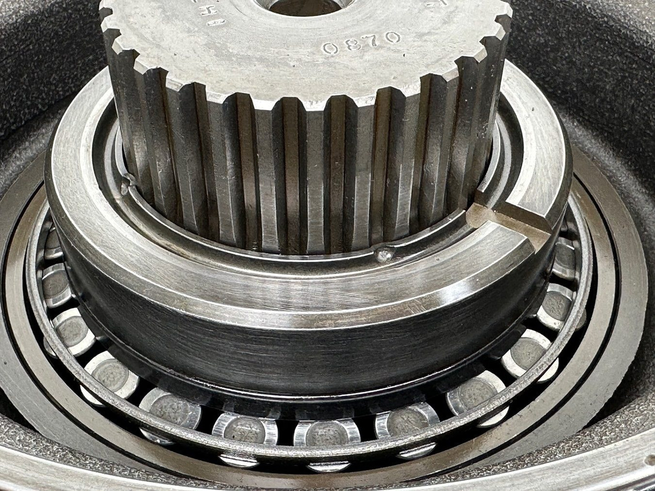 Transmission pour Engins de chantier Liebherr Abtriebswellengehäuse ID-Nr.90013701 mit Abtriebswelle ID-Nr.90214087.    SAT275A290.  R922 LC-1486. R924 LC-1487.  #0871#0876#: photos 9