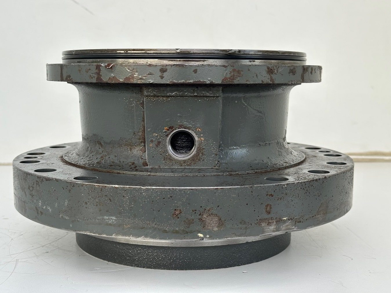 Liebherr Abtriebswellengehäuse ID-Nr.90015650 and Kegelrollenlager ID-Nr.761008503 and Kegelrollenlager ID-Nr.10195527. #BR.GE:10899#1777# - Moteur de rotation pour Pelle sur chenille: photos 3 Liebherr Abtriebswellengehäuse ID-Nr.90015650 and Kegelrollenlager ID-Nr.761008503 and Kegelrollenlager ID-Nr.10195527. #BR.GE:10899#1777# - Moteur de rotation pour Pelle sur chenille: photos 3