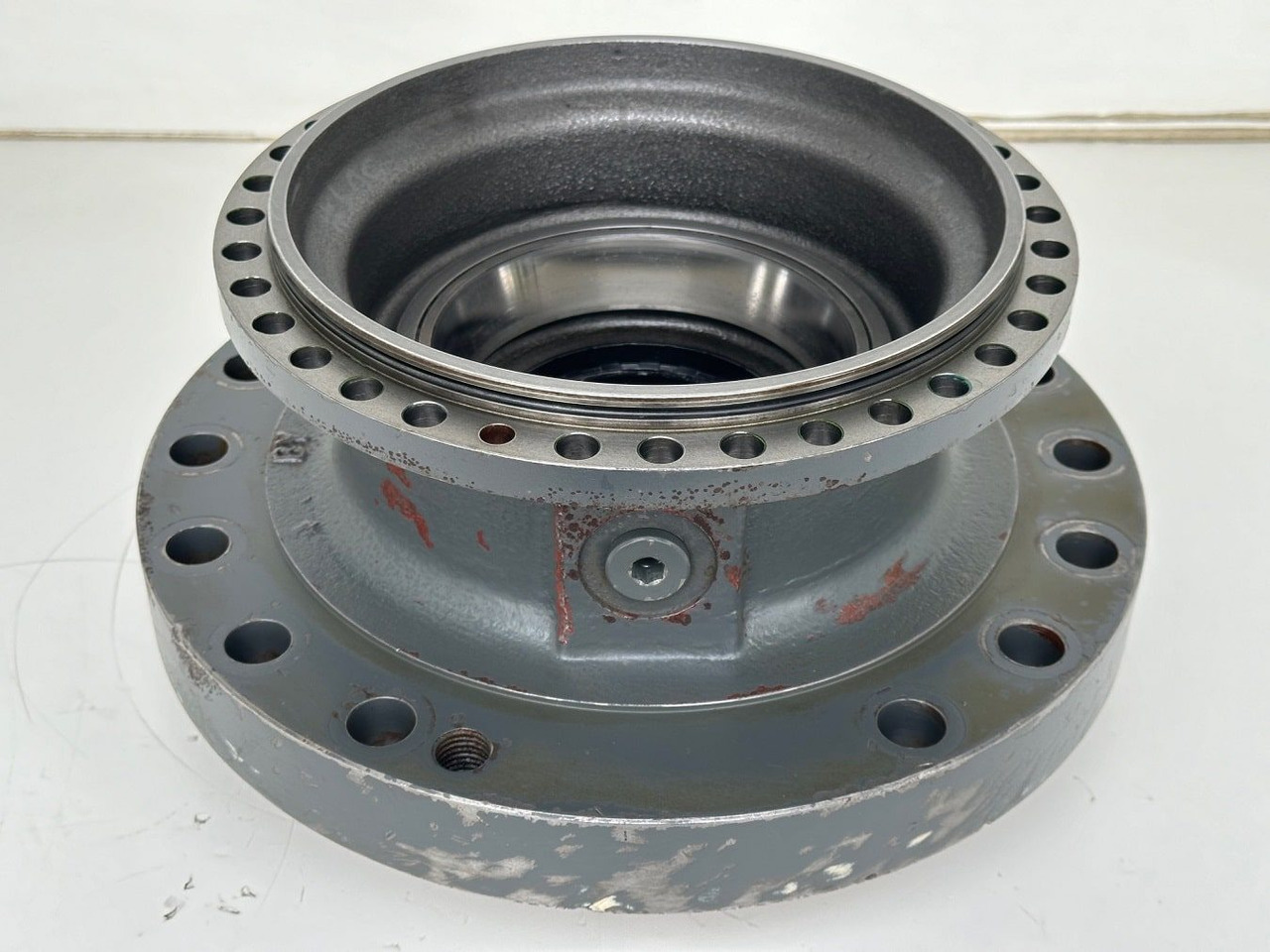 Liebherr Abtriebswellengehäuse ID-Nr.90018934. A924 HL, A924, LH30 C, LH30 M, LH35 M, LH35 MT, R922. #ABTR.GEH.0767#0764# - Moteur de rotation pour Engins de chantier: photos 1 Liebherr Abtriebswellengehäuse ID-Nr.90018934. A924 HL, A924, LH30 C, LH30 M, LH35 M, LH35 MT, R922. #ABTR.GEH.0767#0764# - Moteur de rotation pour Engins de chantier: photos 1