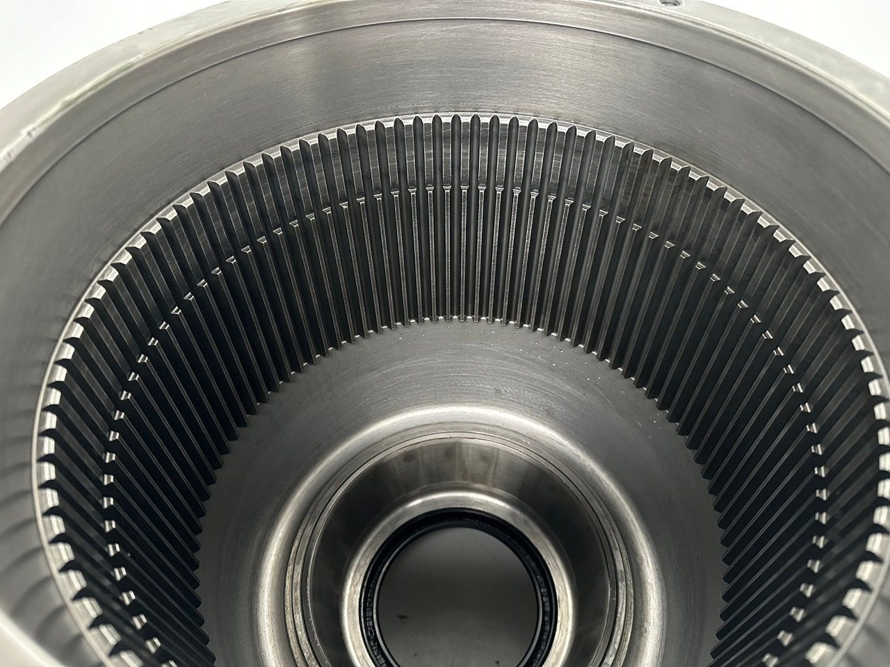 Moteur de rotation pour Pelle sur chenille Liebherr Abtriebswellengehäuse inkl. Innenrad ID-Nr.90006015 - ID-Nr.90005980 mit Kegelrollenlager ID-Nr.746231701.  SAT325/274. R946, R950, RZG390 SME. #90006015.04.11#: photos 15
