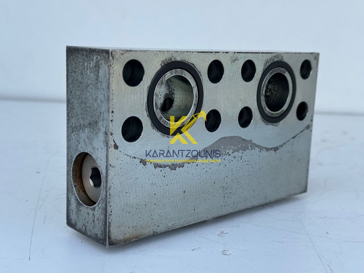 Liebherr Dämpfungsventil ID-Nr.10121777. P924 COMP, P926, R926, R916, R922, R924 COMP, R924, R926 COMP, R926, R930, R936, R946, R950 T, R960 T. #10121777.43199# - Moteur de rotation pour Engins de chantier: photos 4 Liebherr Dämpfungsventil ID-Nr.10121777. P924 COMP, P926, R926, R916, R922, R924 COMP, R924, R926 COMP, R926, R930, R936, R946, R950 T, R960 T. #10121777.43199# - Moteur de rotation pour Engins de chantier: photos 4