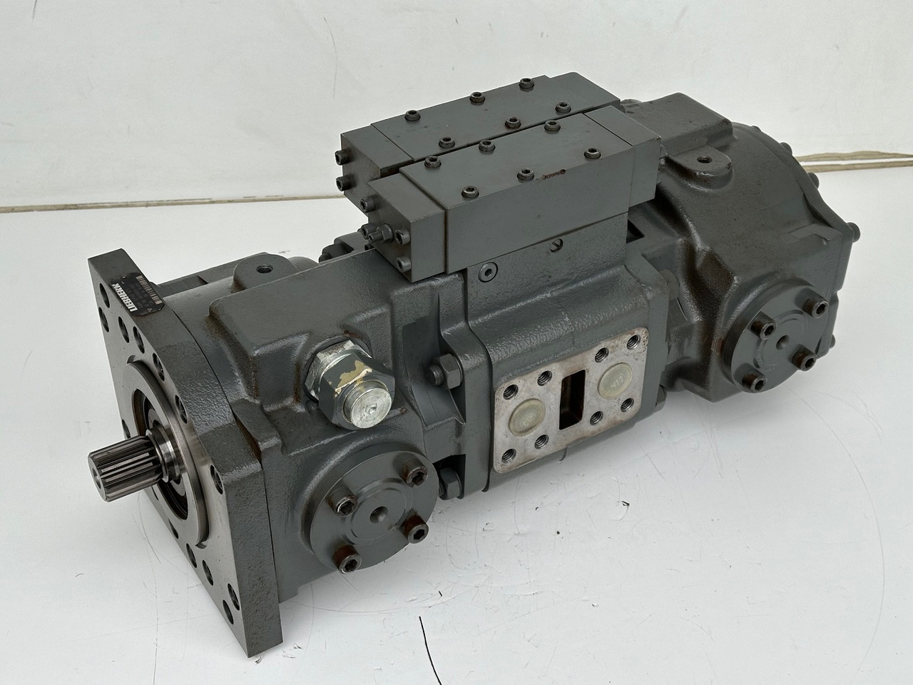Liebherr Hydraulikdoppelpumpe Typ:LPVD 075. ID-Nr.9076806 - ID-Nr.9279749 - ID-Nr.9880487 - ID-Nr.9073988. A902 IND - A904 IND. #9076806.15495# - Pompe hydraulique pour Engins de chantier: photos 2 Liebherr Hydraulikdoppelpumpe Typ:LPVD 075. ID-Nr.9076806 - ID-Nr.9279749 - ID-Nr.9880487 - ID-Nr.9073988. A902 IND - A904 IND. #9076806.15495# - Pompe hydraulique pour Engins de chantier: photos 2