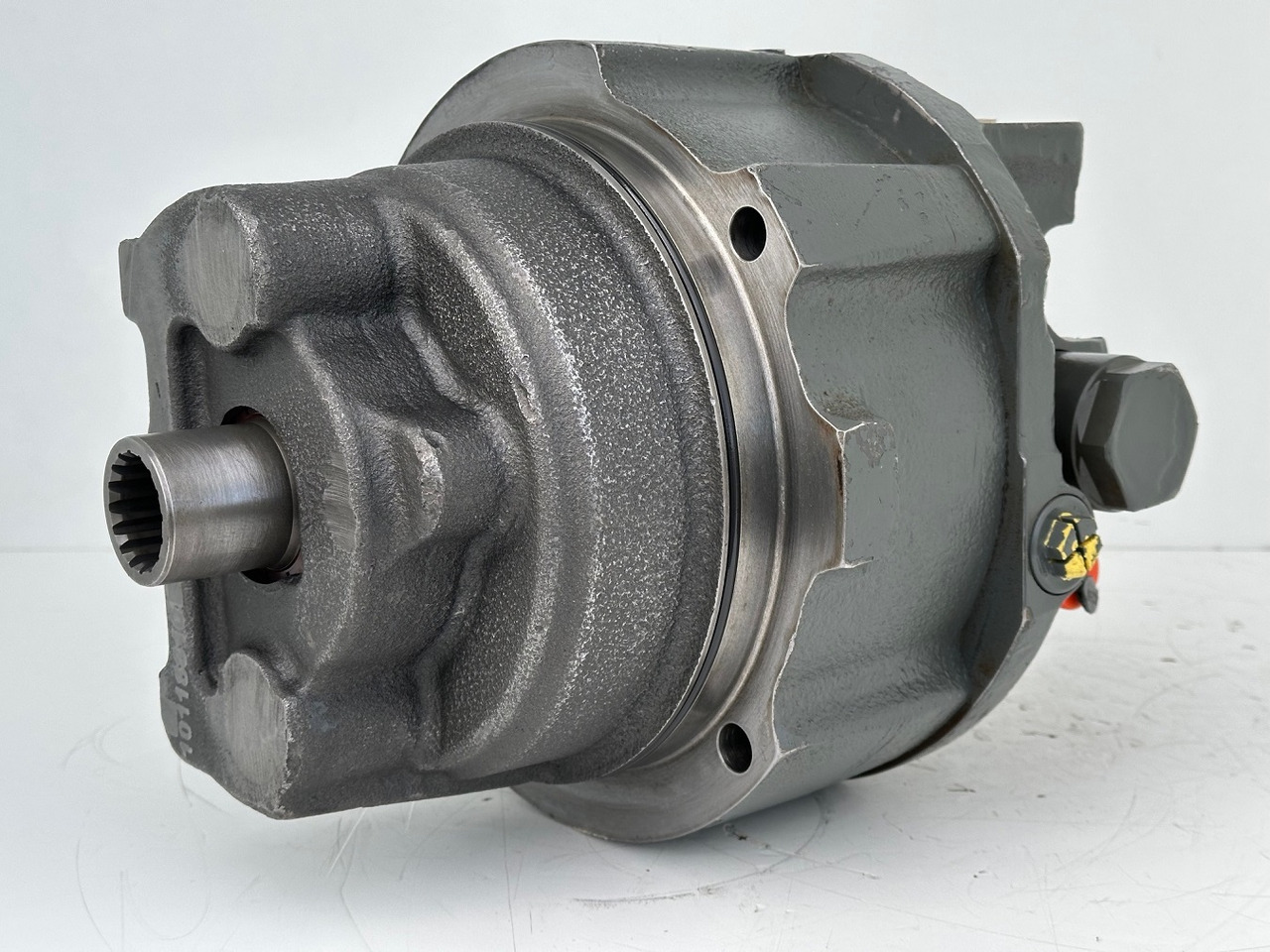 Liebherr Hydraulikeinbaumotor Typ:LH46VE 108. ID-Nr.11428178 . LOS926-1715,R926-1715,R928-1715,R930-1716,R934-1550,R936K-LC,R936K-NLC,R936K-SLC,R938. #11428178.0717# - Moteur de translation pour Engins de chantier: photos 1 Liebherr Hydraulikeinbaumotor Typ:LH46VE 108. ID-Nr.11428178 . LOS926-1715,R926-1715,R928-1715,R930-1716,R934-1550,R936K-LC,R936K-NLC,R936K-SLC,R938. #11428178.0717# - Moteur de translation pour Engins de chantier: photos 1