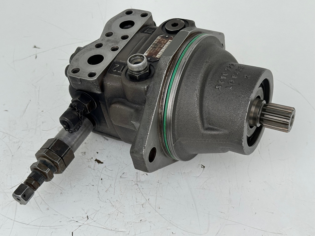 Liebherr Original Hydraulikeinbaumotor FMF045. ID-Nr.12464105. SAT250/287. LH18M, LH22C, LH22M, LH24M, LH26EC, LH26EM, LH26M. #12464105.20985# - Moteur de rotation pour Engins de chantier: photos 4 Liebherr Original Hydraulikeinbaumotor FMF045. ID-Nr.12464105. SAT250/287. LH18M, LH22C, LH22M, LH24M, LH26EC, LH26EM, LH26M. #12464105.20985# - Moteur de rotation pour Engins de chantier: photos 4