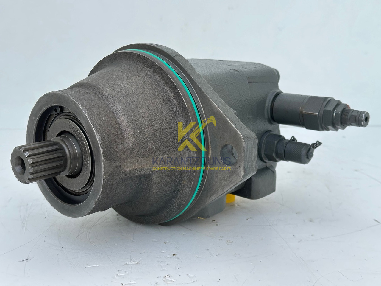 Liebherr Original Hydraulikeinbaumotor Typ:FMF045. ID-Nr.12464216. R914 RAIL, R914 COMP, R914 K-S, R914 K-STD, R918, R918LC, R918NLC, R918 XLC, R920 K-LC, R920 K-NLC. #12464216.25879# - Moteur de rotation pour Engins de chantier: photos 3 Liebherr Original Hydraulikeinbaumotor Typ:FMF045. ID-Nr.12464216. R914 RAIL, R914 COMP, R914 K-S, R914 K-STD, R918, R918LC, R918NLC, R918 XLC, R920 K-LC, R920 K-NLC. #12464216.25879# - Moteur de rotation pour Engins de chantier: photos 3