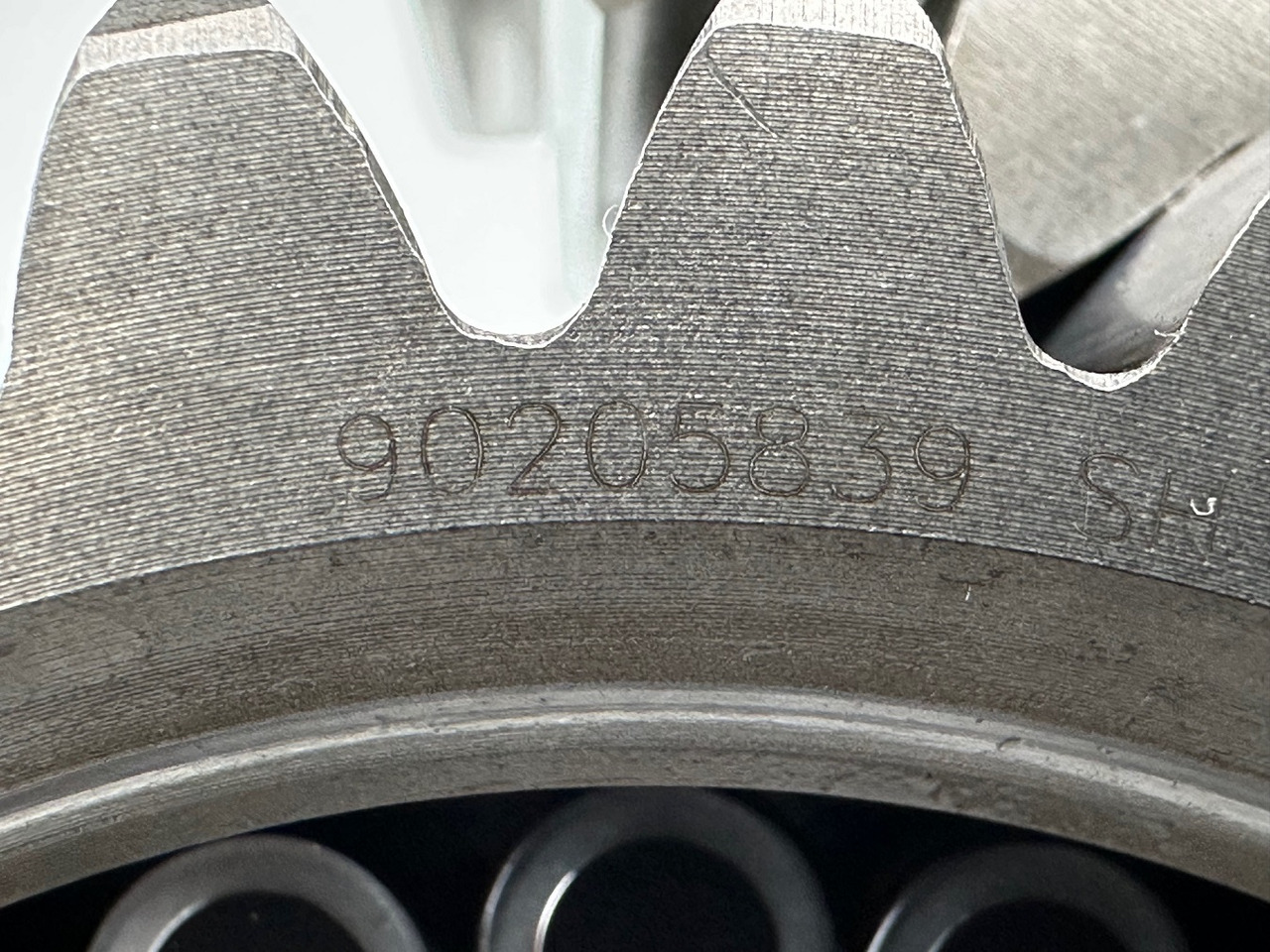 Moteur de translation pour Engins de chantier Liebherr Planetenrad ID-Nr.90205840. FAT350P126 - FAT350P138. R920 - R922 - R924 - R925 - R926 - R930 T. #90205840.09.11#: photos 9 Moteur de translation pour Engins de chantier Liebherr Planetenrad ID-Nr.90205840. FAT350P126 - FAT350P138. R920 - R922 - R924 - R925 - R926 - R930 T. #90205840.09.11#: photos 9