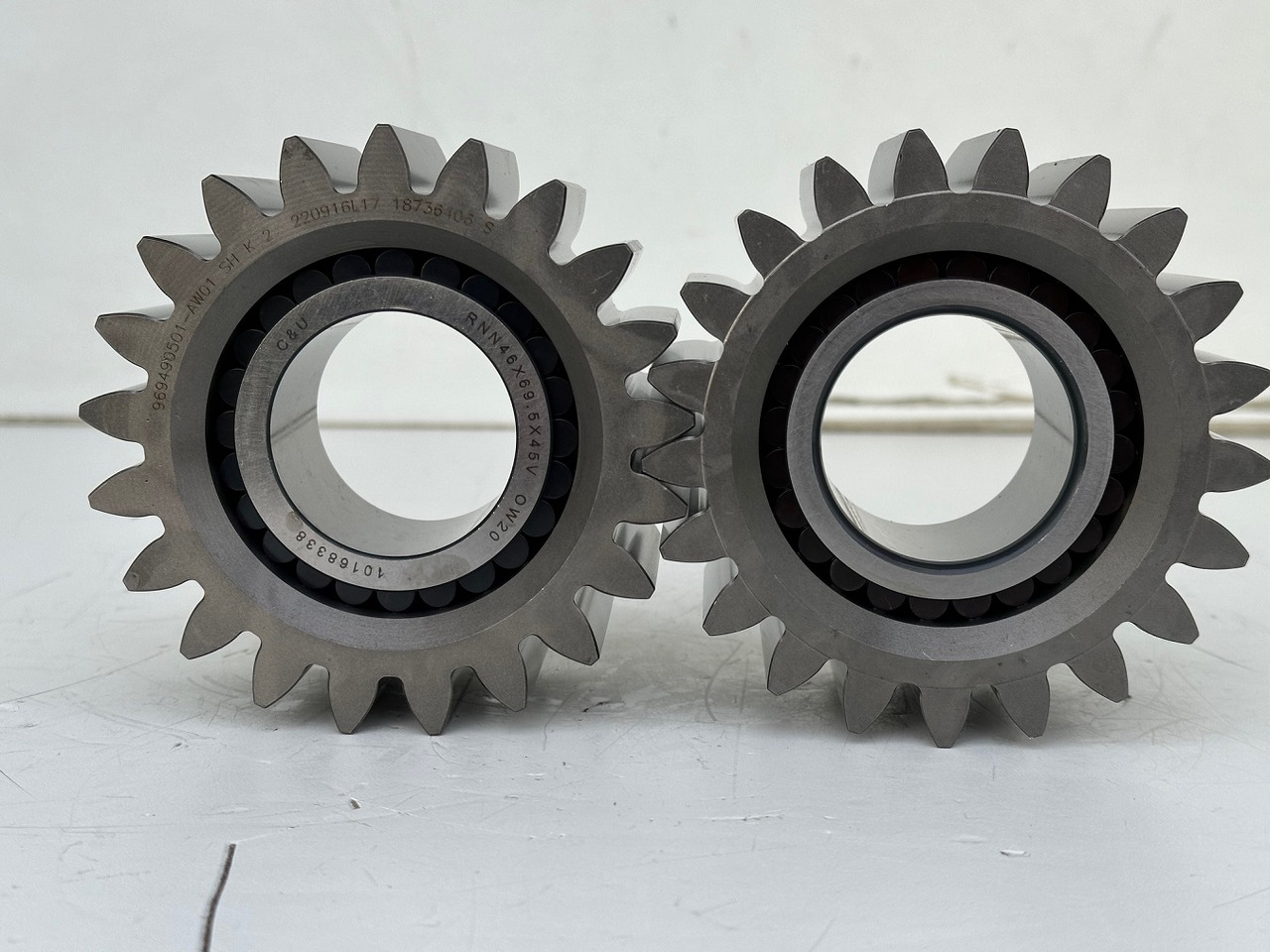 Liebherr Planetenrad mit Zylinderrollenlager ID-Nr.969490401-ID-Nr.10168338. FAT355P076-FAT355P077-FAT355P120. LH26,LH30C,LH40C,ER934,LO1916,LO1926,LOS916,LOS926,R906,R906 PROTO,R916,R920,R922,R924,R - Moteur de translation pour Pelle sur chenille: photos 1 Liebherr Planetenrad mit Zylinderrollenlager ID-Nr.969490401-ID-Nr.10168338. FAT355P076-FAT355P077-FAT355P120. LH26,LH30C,LH40C,ER934,LO1916,LO1926,LOS916,LOS926,R906,R906 PROTO,R916,R920,R922,R924,R - Moteur de translation pour Pelle sur chenille: photos 1