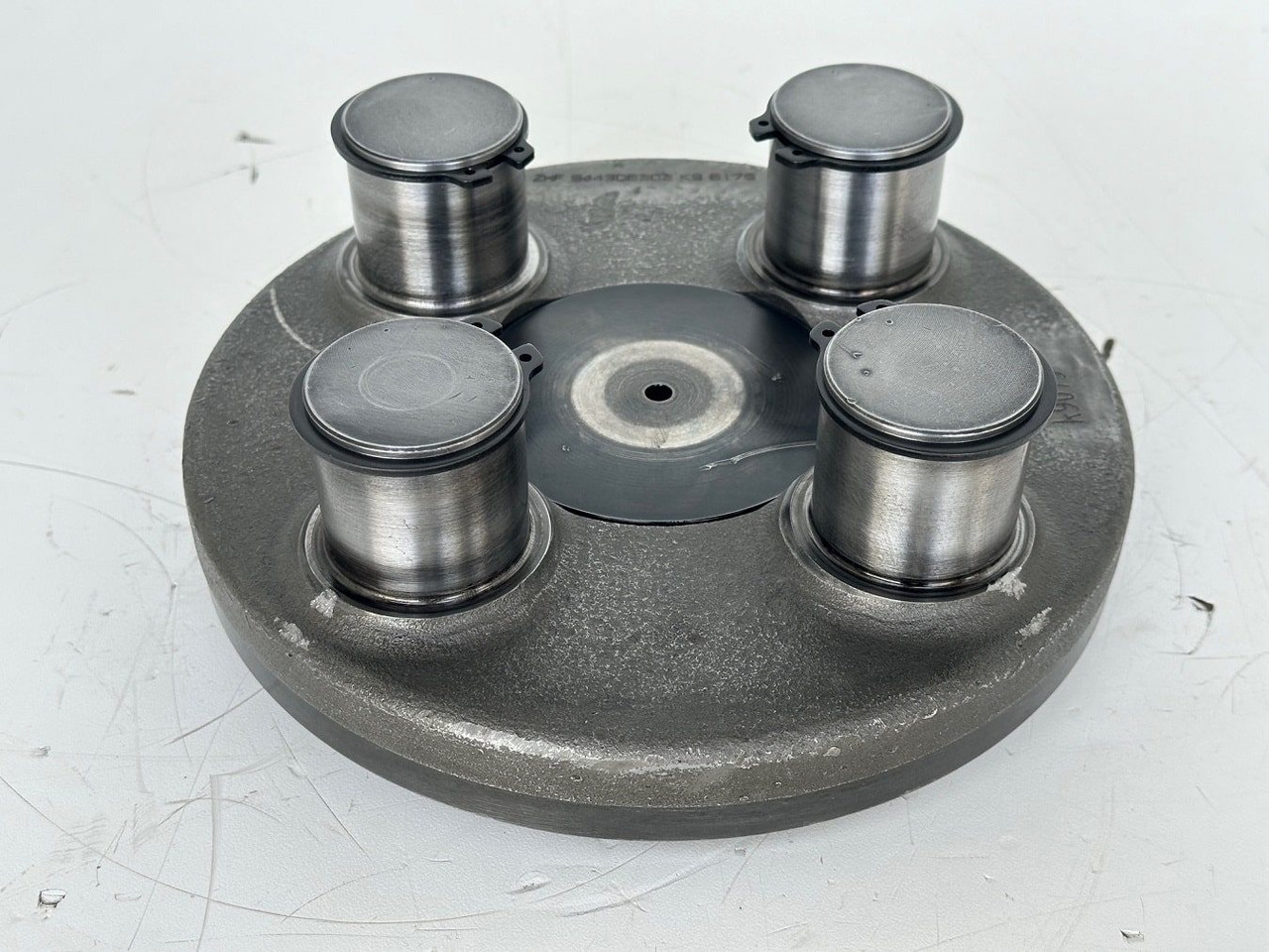 Liebherr Planetenträger ID-Nr.944306303 - ID-Nr.9443063. A924, A934, LH30, LH35, R906, R916, R922, R924, R926, R932, R934, R944. #k9079# - Boîte de vitesse pour Engins de chantier: photos 2 Liebherr Planetenträger ID-Nr.944306303 - ID-Nr.9443063. A924, A934, LH30, LH35, R906, R916, R922, R924, R926, R932, R934, R944. #k9079# - Boîte de vitesse pour Engins de chantier: photos 2