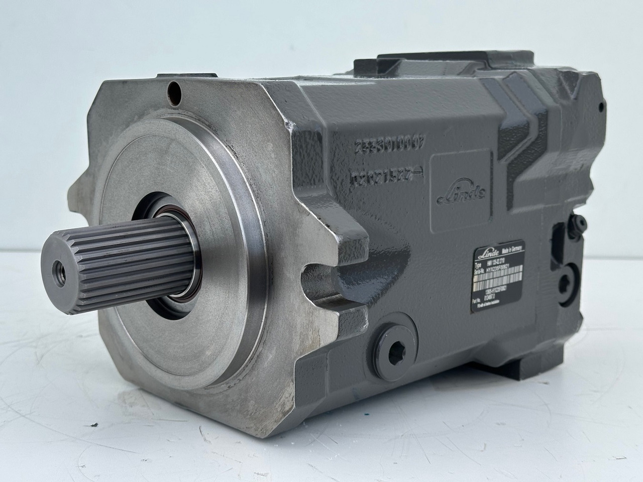 Linde Verstellmotor-Axialkolbenmotor Typ:HMV135-02 2710. #HMV135-02.2710# - Moteur hydraulique: photos 1 Linde Verstellmotor-Axialkolbenmotor Typ:HMV135-02 2710. #HMV135-02.2710# - Moteur hydraulique: photos 1