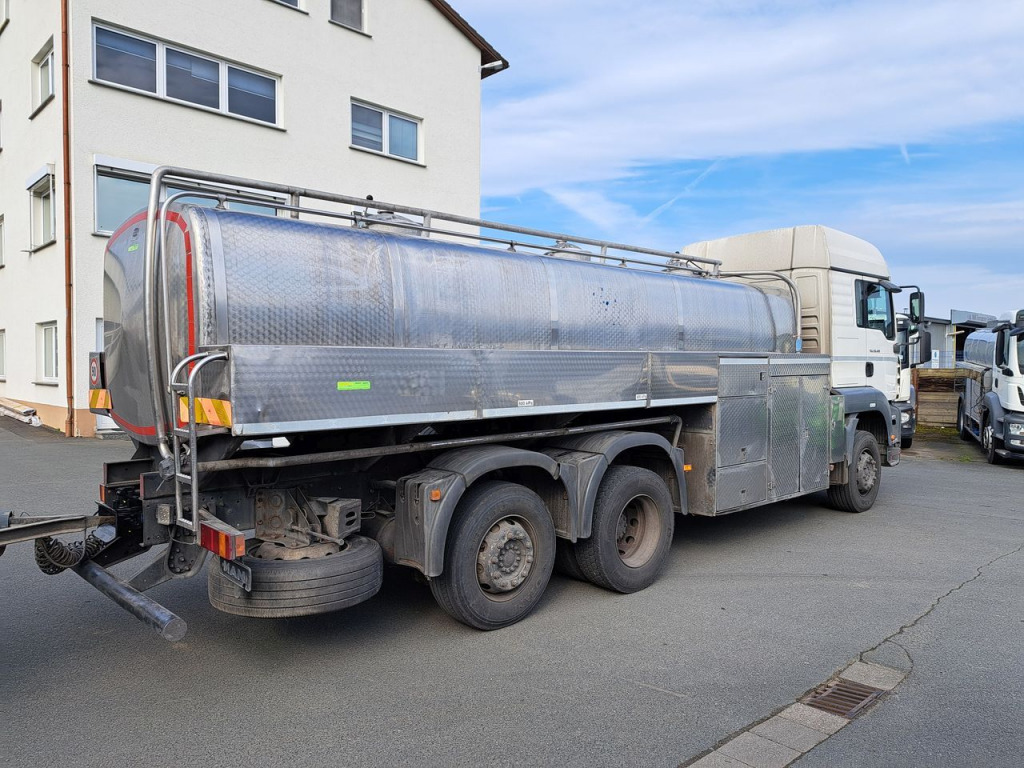 MAN TGA 03 26.413 FNLLW Wasserfahrzeug (Nr. 5726) - Camion citerne: photos 3 MAN TGA 03 26.413 FNLLW Wasserfahrzeug (Nr. 5726) - Camion citerne: photos 3