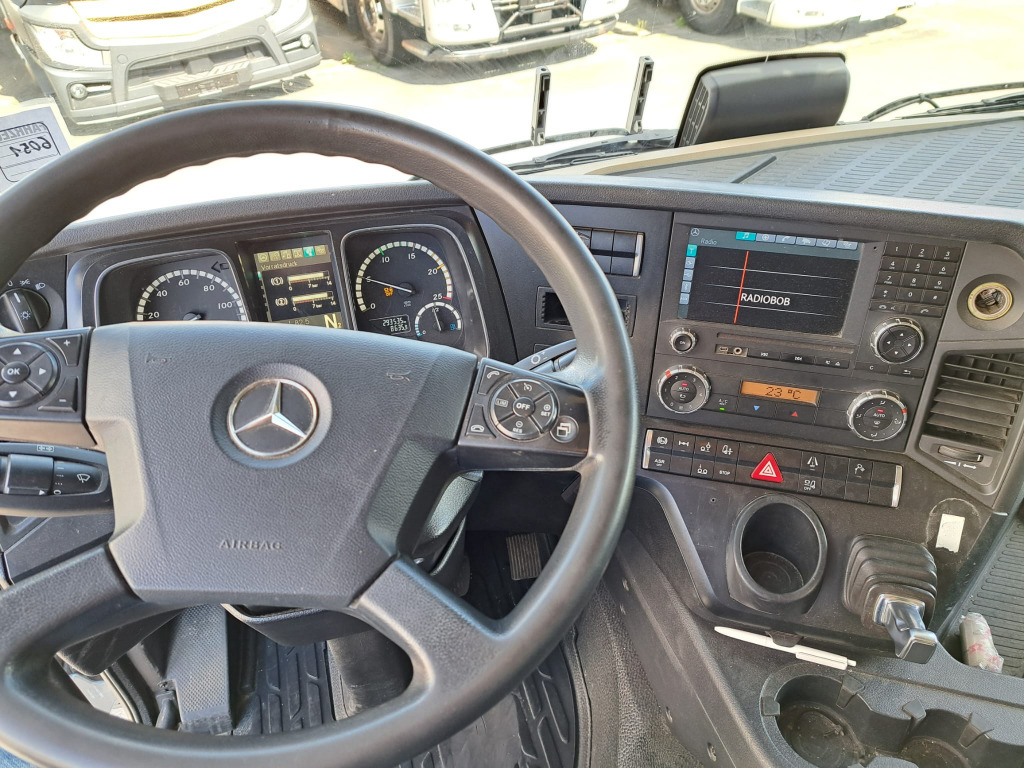 Châssis cabine Mercedes Benz Actros 3243 8x2  1,2 & 4 Lenkachse, 2 & 4 Liftbar(Nr. 6051): photos 7