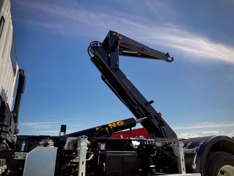 Isuzu M27 - Camion ampliroll: photos 5 Isuzu M27 - Camion ampliroll: photos 5