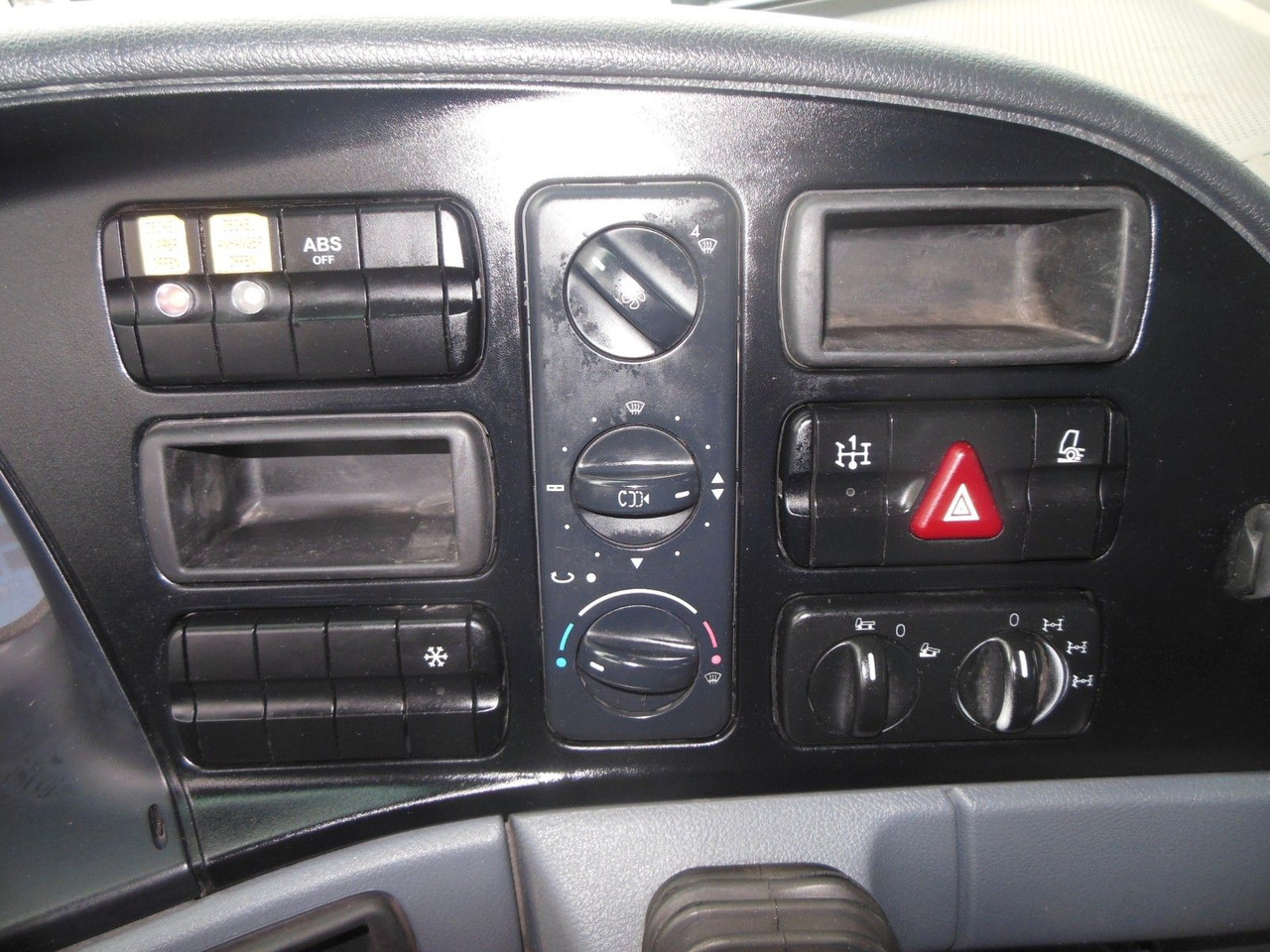 Camion benne Mercedes-Benz ACTROS 4144, 8X6, 3 PEDALE, MEILLER, BODRMATIC: photos 24