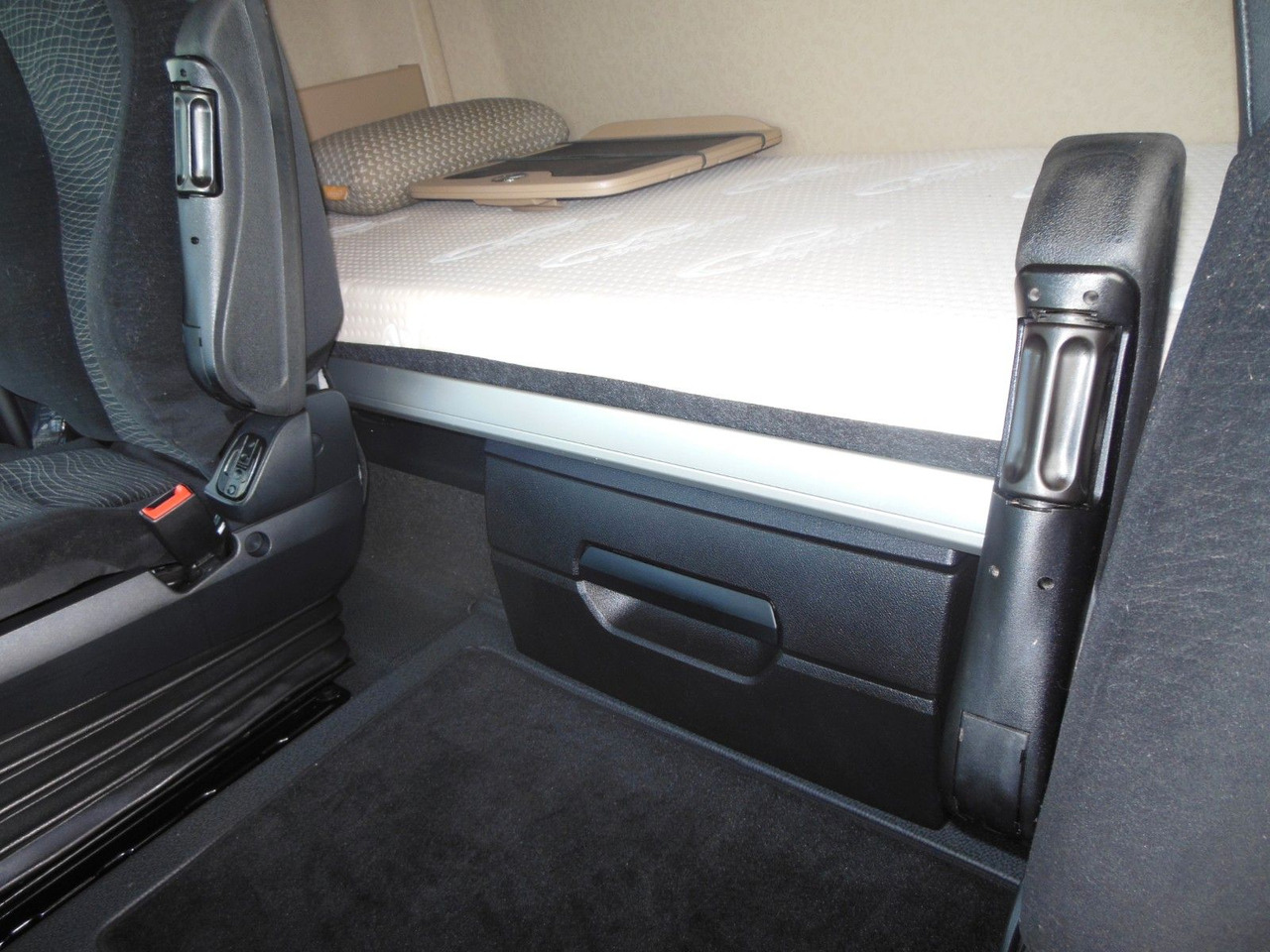 Crédit-bail de Mercedes-Benz ACTROS 3353, 6X4, 120.000 KG, TRK, 4 STÜCKS, Mercedes-Benz ACTROS 3353, 6X4, 120.000 KG, TRK, 4 STÜCKS,: photos 15 Crédit-bail de Mercedes-Benz ACTROS 3353, 6X4, 120.000 KG, TRK, 4 STÜCKS, Mercedes-Benz ACTROS 3353, 6X4, 120.000 KG, TRK, 4 STÜCKS,: photos 15