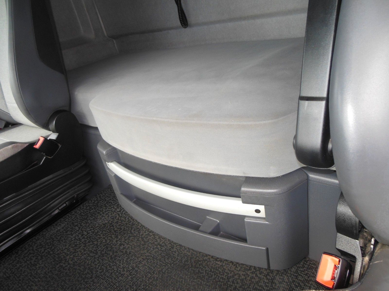 Crédit-bail de  Renault T 480, LOWDECK, NEUE TACHO SMART 2 Renault T 480, LOWDECK, NEUE TACHO SMART 2: photos 12