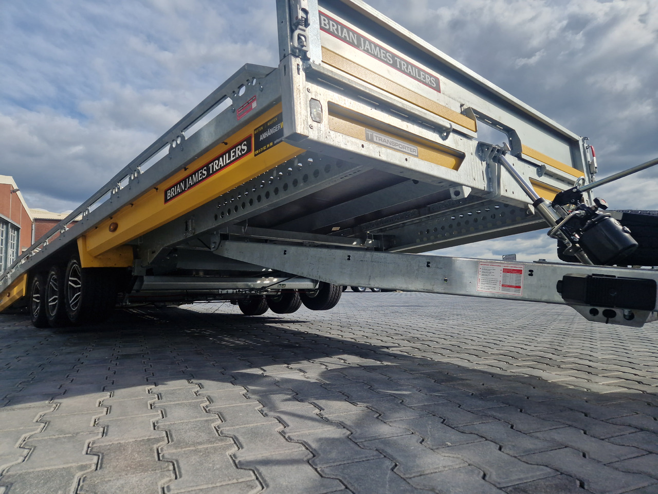 BJT T Transporter 231 550x224cm yellow ankippbar Heckrampe Tridem Alufelgen 10" 3500kg - Remorque porte-voitures: photos 5 BJT T Transporter 231 550x224cm yellow ankippbar Heckrampe Tridem Alufelgen 10" 3500kg - Remorque porte-voitures: photos 5