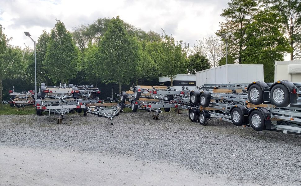 Brenderup Bootstrailer Premium 221800 B SRX - Line Superrollen Windenstand 1800kg Modell 2024 - Remorque bateau: photos 1 Brenderup Bootstrailer Premium 221800 B SRX - Line Superrollen Windenstand 1800kg Modell 2024 - Remorque bateau: photos 1