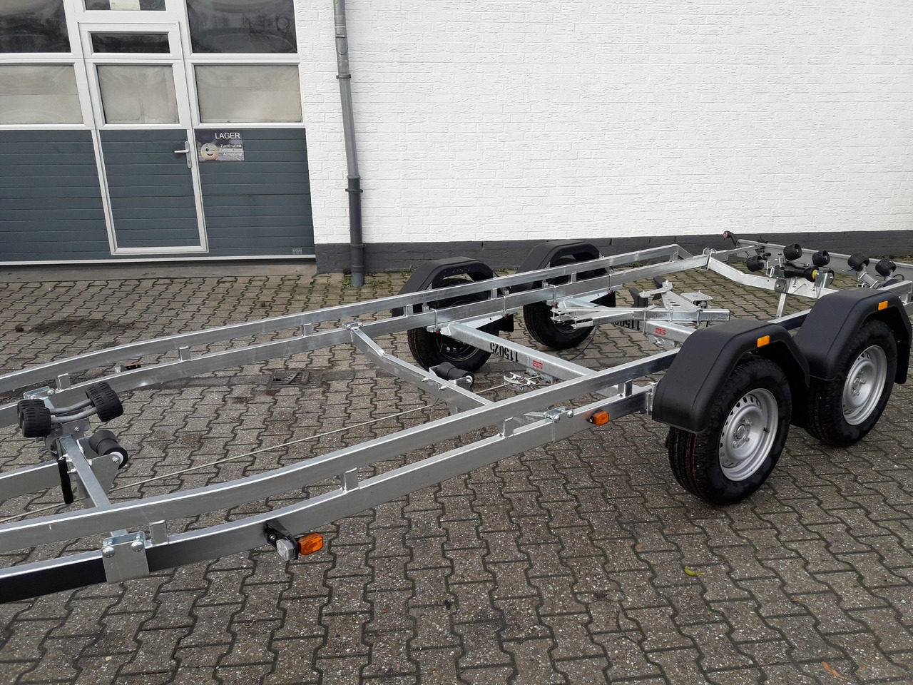 Brenderup Bootstrailer Premium 242500 TB SR 2500 Superrollen Winde 2500kg 312269 Modell 2024 - Remorque bateau: photos 2 Brenderup Bootstrailer Premium 242500 TB SR 2500 Superrollen Winde 2500kg 312269 Modell 2024 - Remorque bateau: photos 2