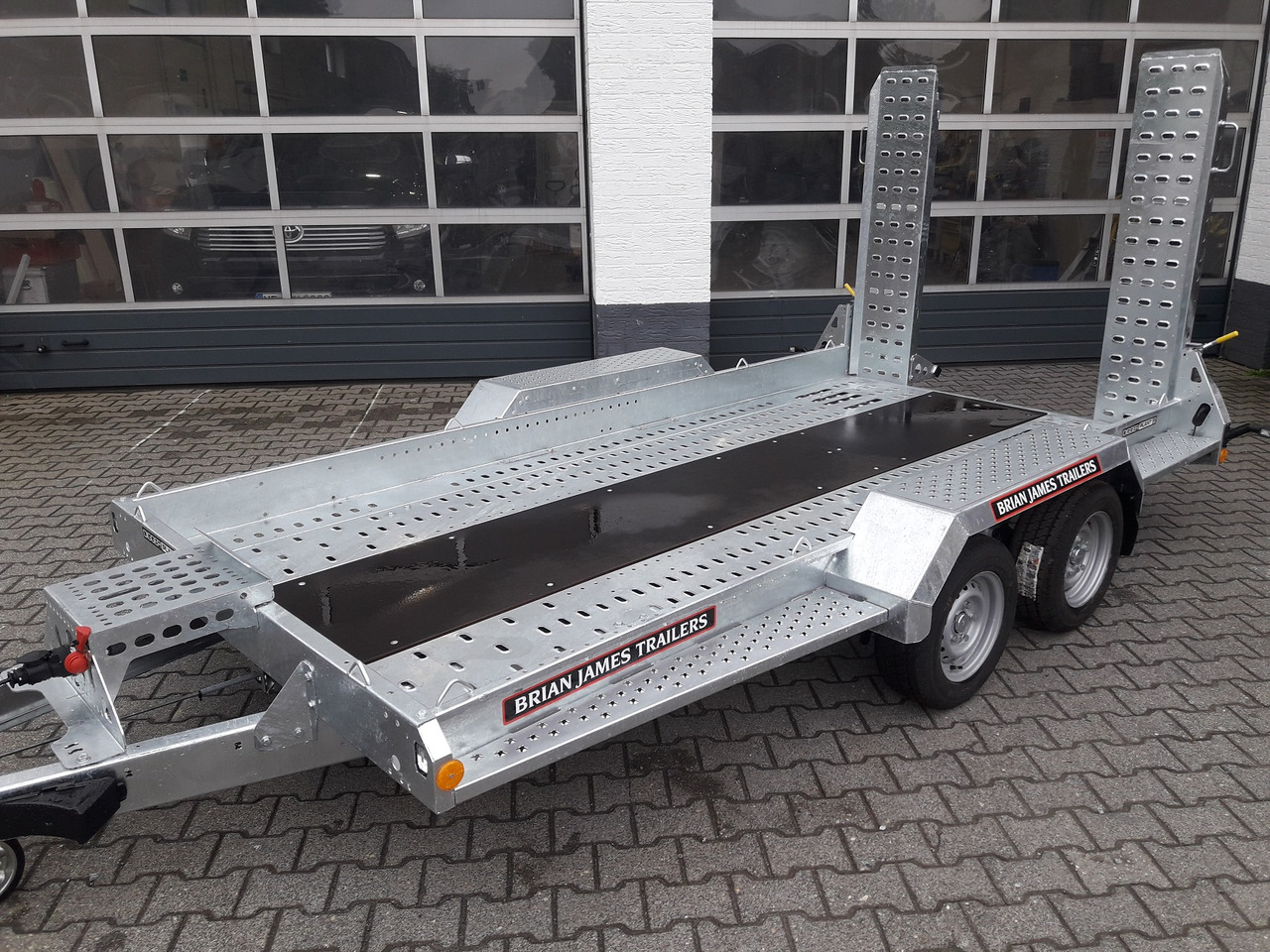 Remorque porte engin Brian James Digger Plant 543-3717-35-2 370x170cm 3500kg Rampen Reserverad 2736kg Nutzlast Aktion 24: photos 6 Remorque porte engin Brian James Digger Plant 543-3717-35-2 370x170cm 3500kg Rampen Reserverad 2736kg Nutzlast Aktion 24: photos 6