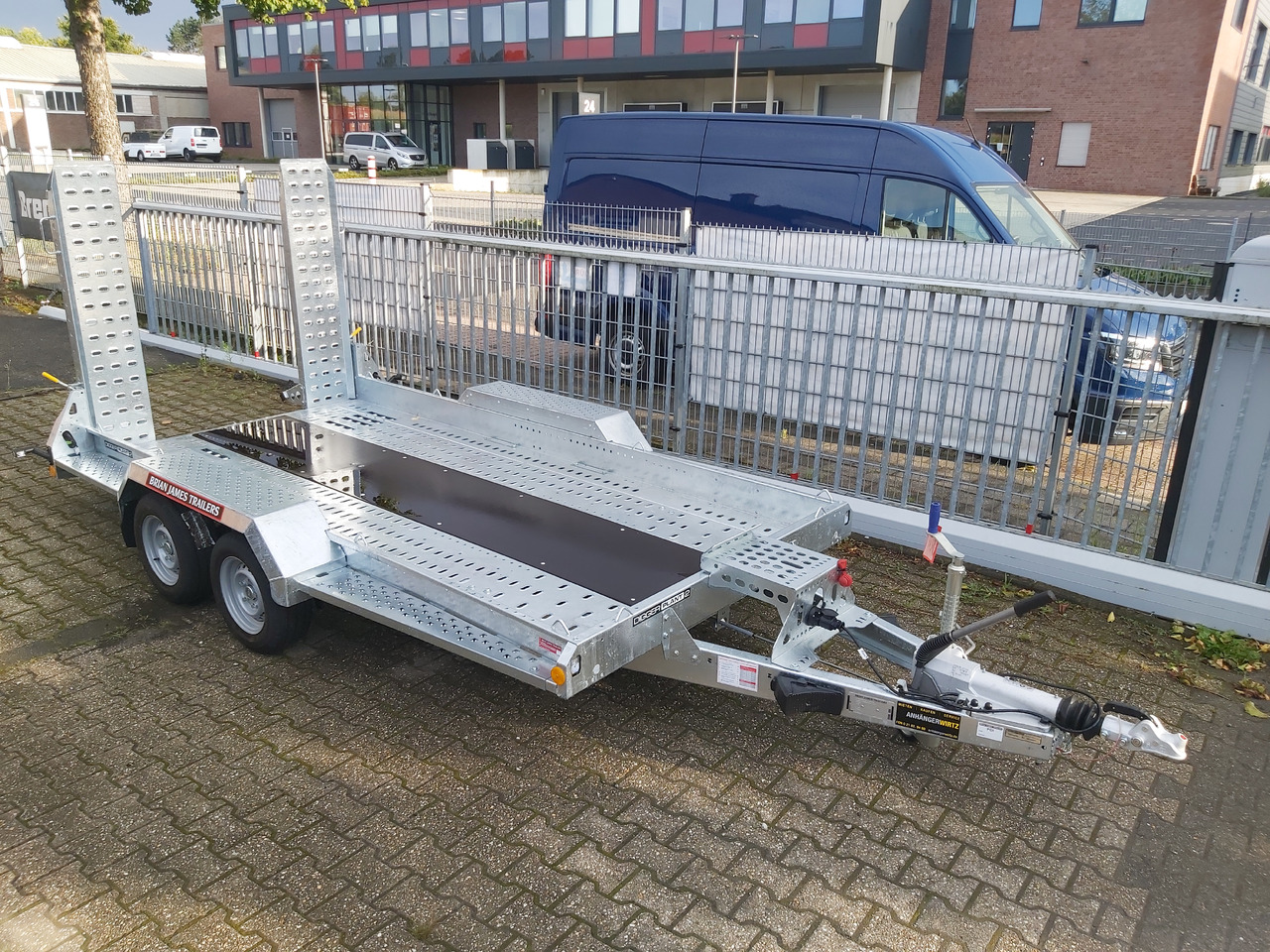 Remorque porte engin Brian James Digger Plant 543-3717-35-2 370x170cm 3500kg Rampen Reserverad 2736kg Nutzlast Aktion 24: photos 12 Remorque porte engin Brian James Digger Plant 543-3717-35-2 370x170cm 3500kg Rampen Reserverad 2736kg Nutzlast Aktion 24: photos 12