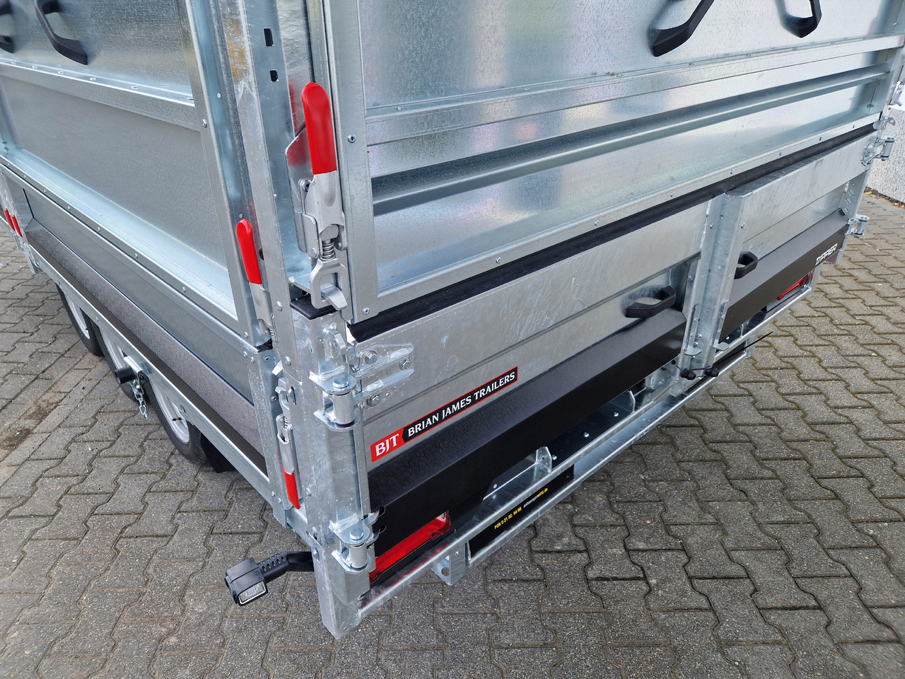 Brian James Trailer Tipper 526-4020 400x200x100cm Aufsatz elek. blackline LED Tridem 3500kg Aktion - Remorque benne: photos 2 Brian James Trailer Tipper 526-4020 400x200x100cm Aufsatz elek. blackline LED Tridem 3500kg Aktion - Remorque benne: photos 2